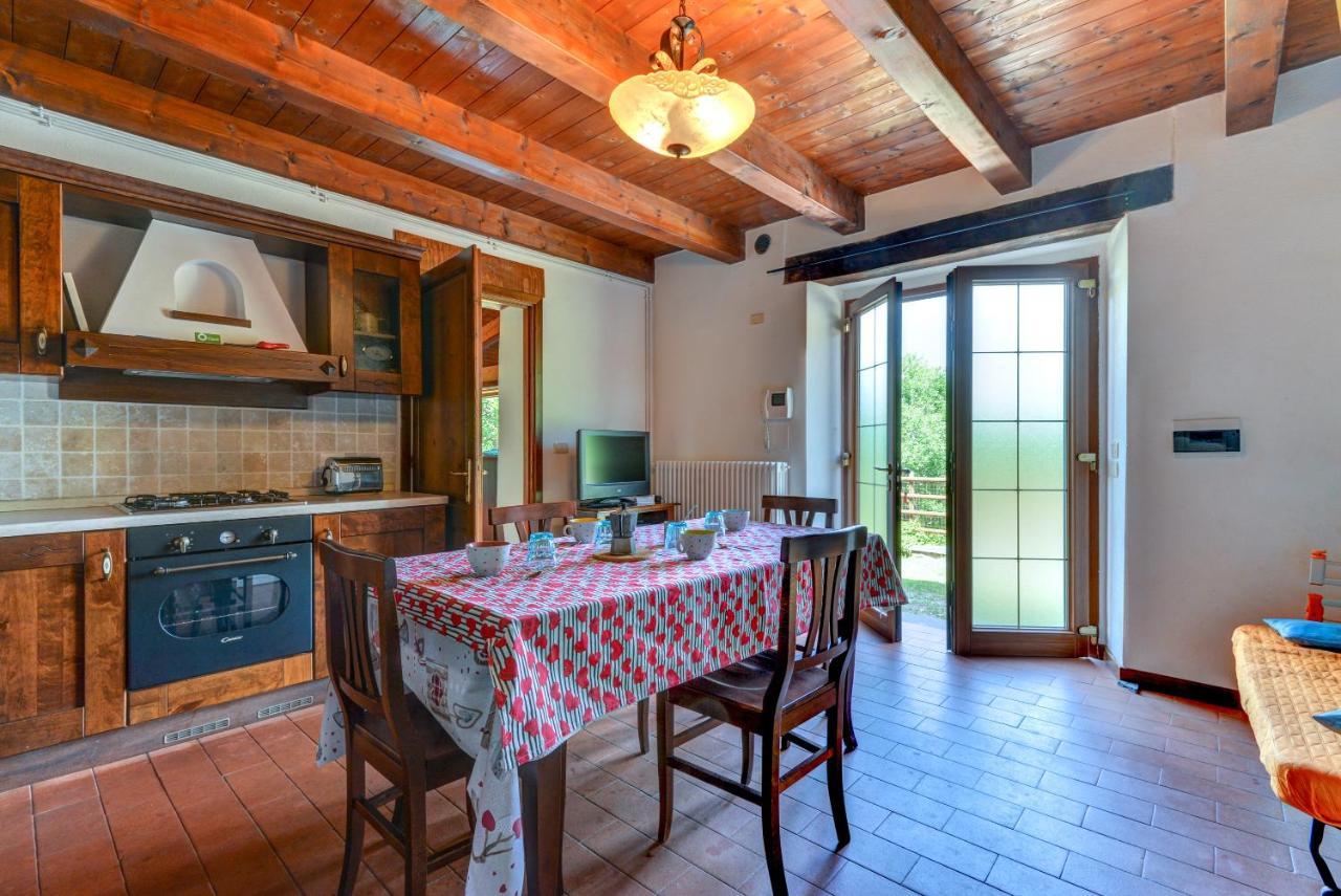 3 Charming Private Home With Pool, Bbq, Wi-Fi & Free Parking Кастел дел Пиано Екстериор снимка