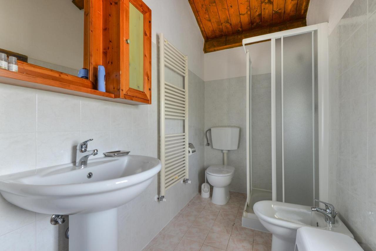 3 Charming Private Home With Pool, Bbq, Wi-Fi & Free Parking Кастел дел Пиано Екстериор снимка